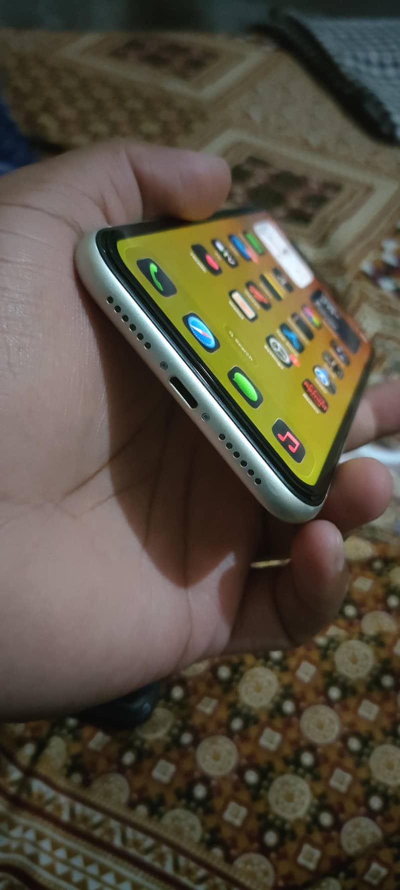 Apple iPhone 11 3