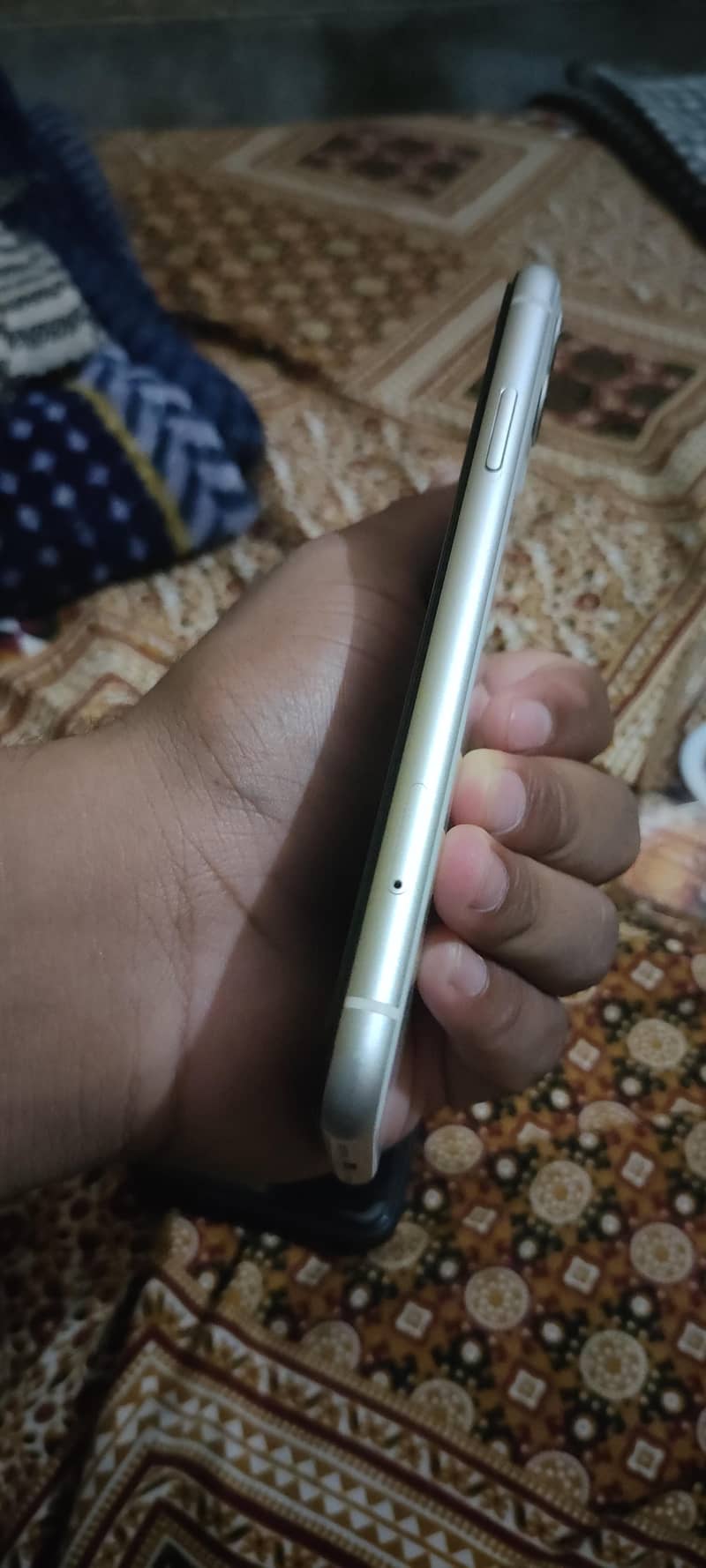 Apple iPhone 11 4