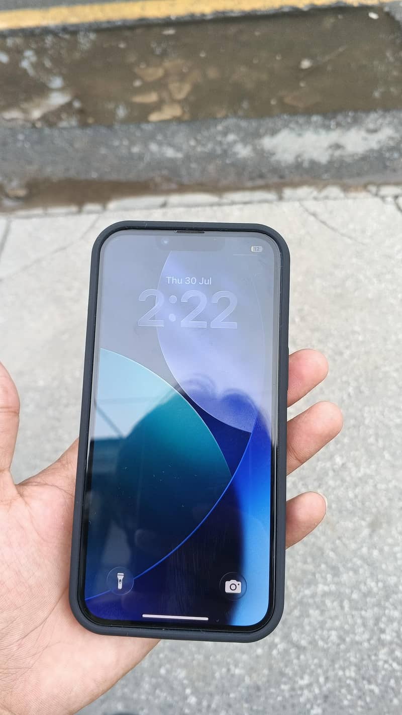 Apple iPhone 14 3