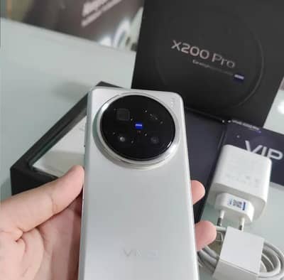 vivo x200 pro | Pta official | 16+16/512 | urgent sale (whtsp)