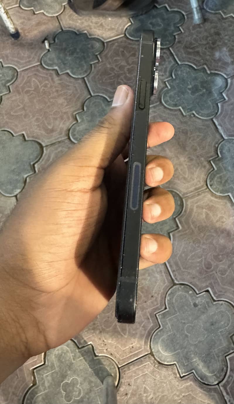 Apple iPhone 14 plus 3