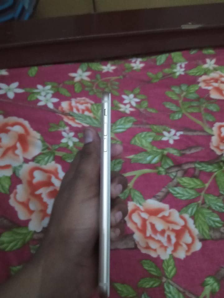iPhone 8plus 4