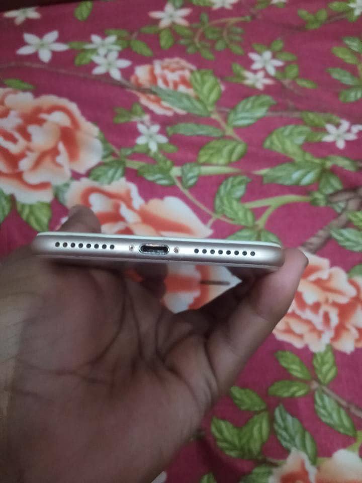 iPhone 8plus 5