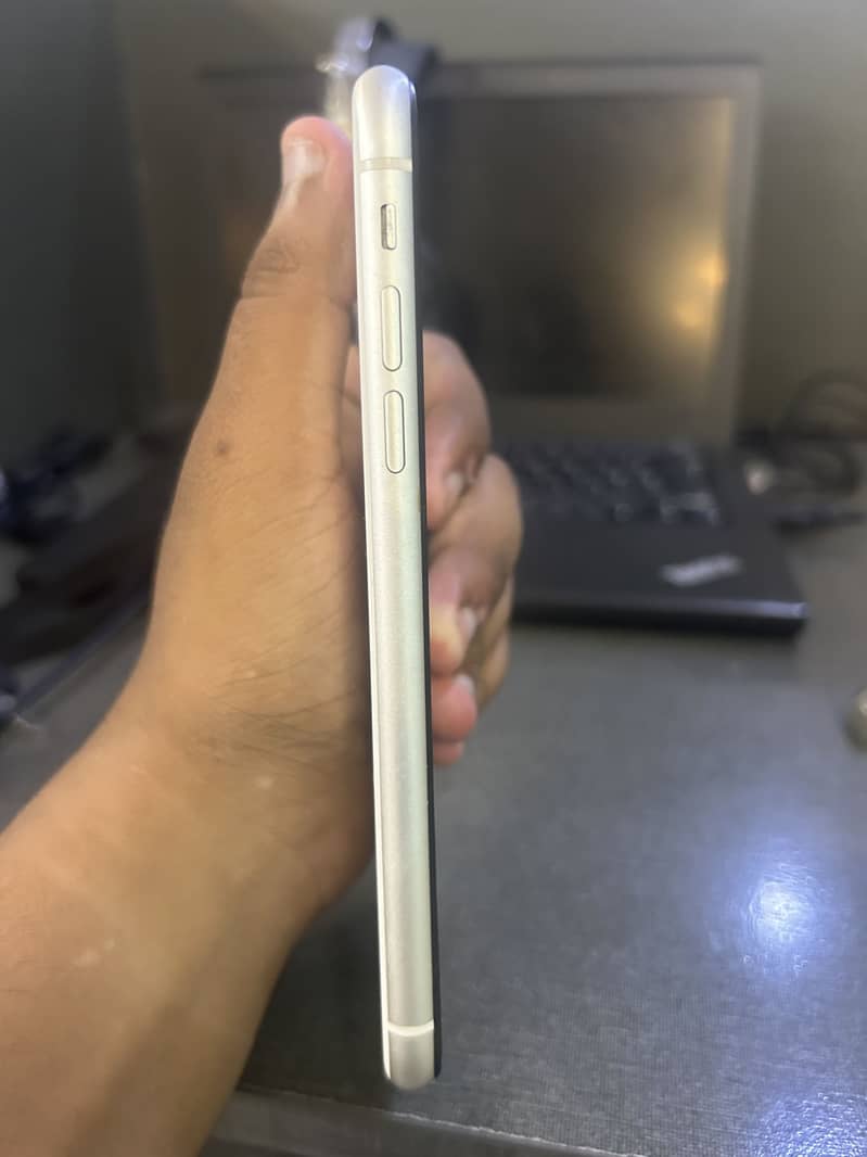 Apple iPhone 11 5