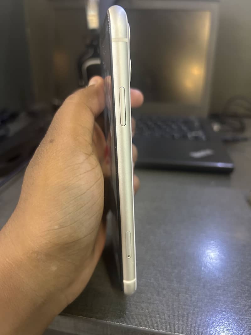 Apple iPhone 11 6