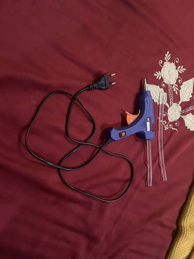 Small size glue gun