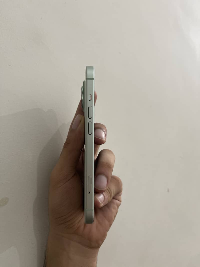 Apple iPhone 15 2