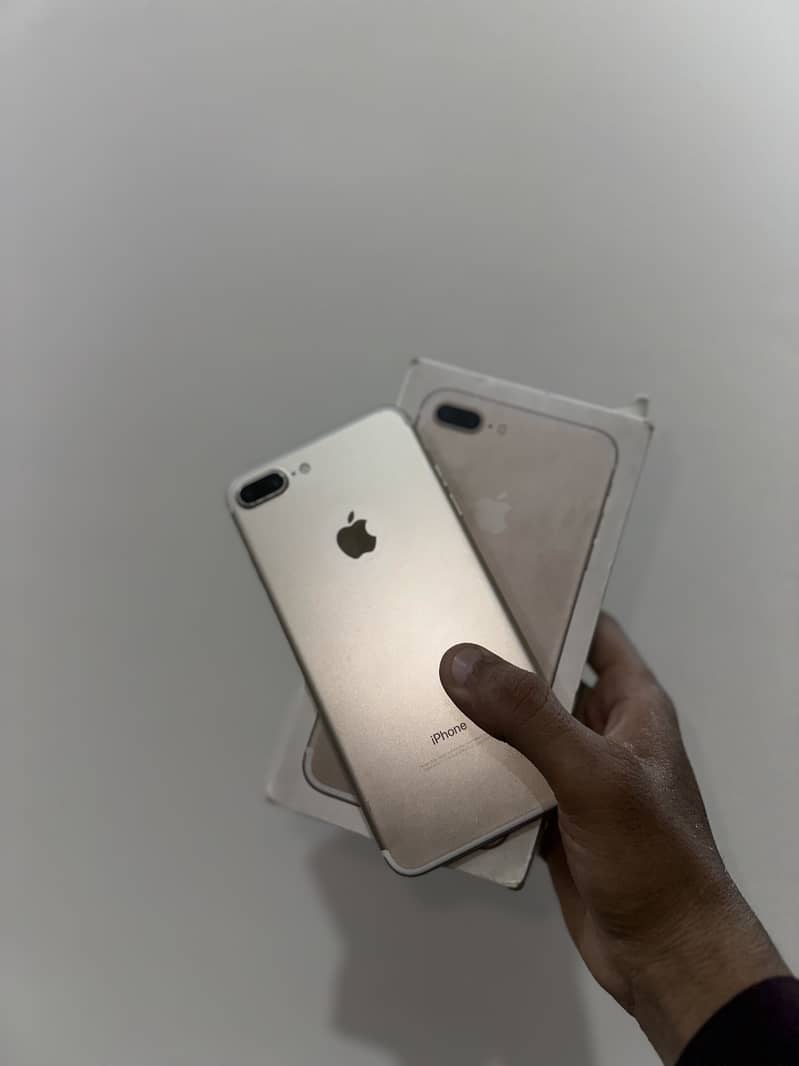 Apple iPhone 7 Plus 0