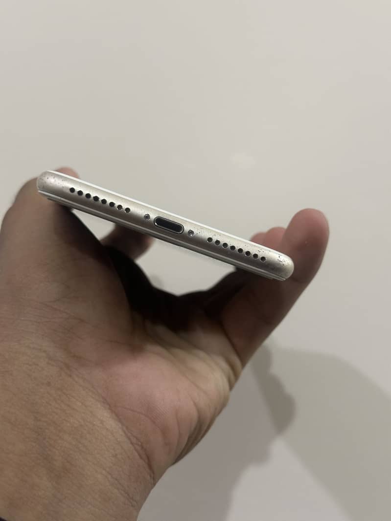 Apple iPhone 7 Plus 3