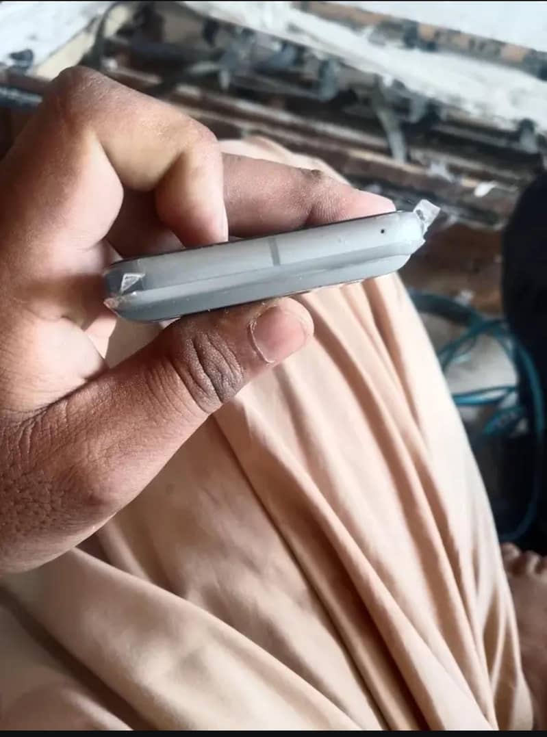 Google Pixel 8 4
