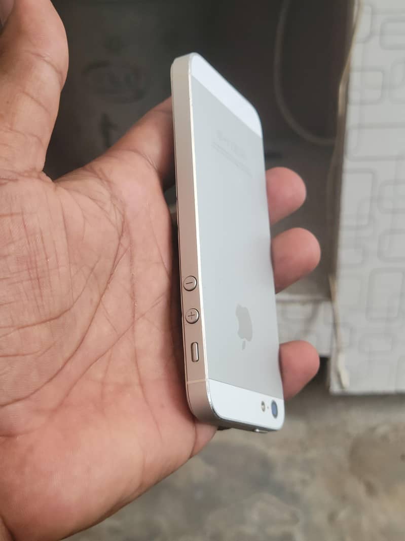 Apple iPhone 5s 3
