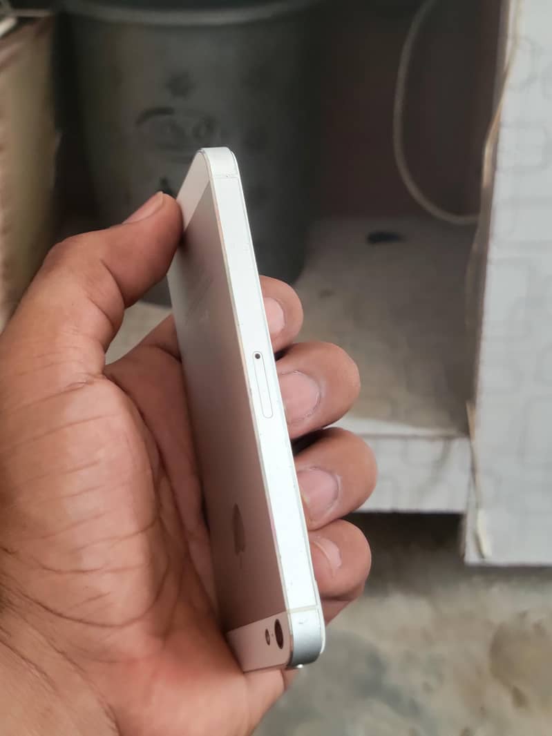 Apple iPhone 5s 4