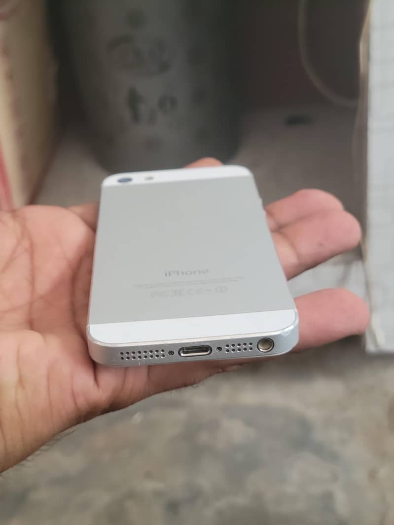 Apple iPhone 5s 6