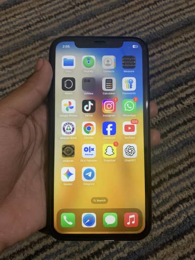 Apple iPhone XR with 10%10 condition