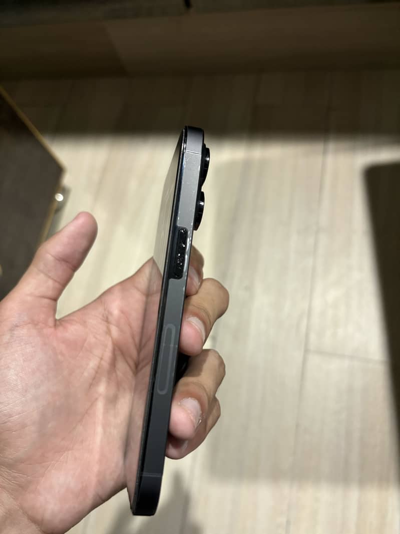 Apple iPhone 14 Pro 2