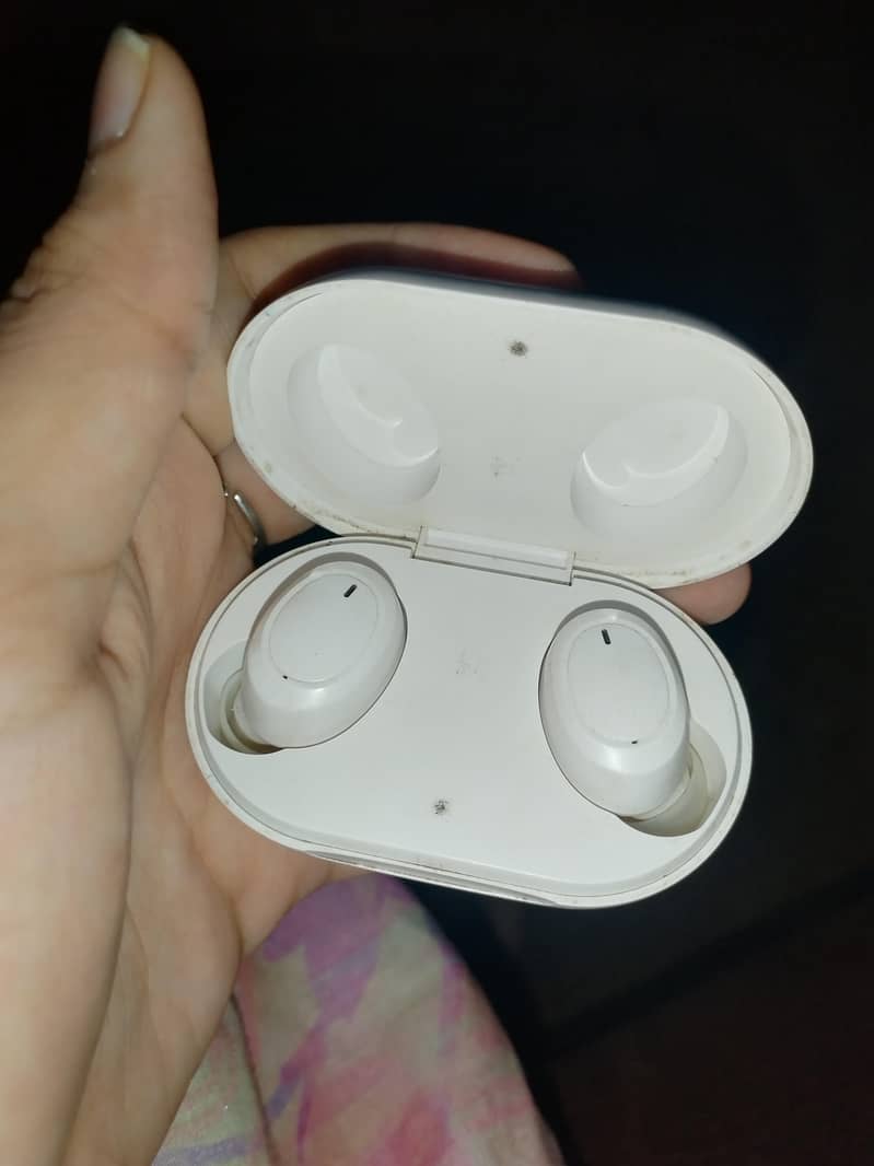 airbuds 1