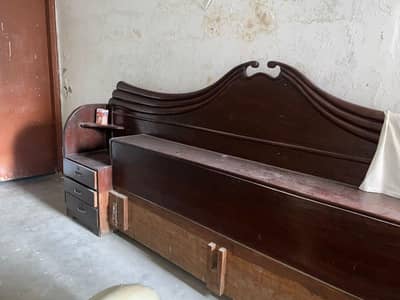king bed ,Dressing , show case for utensils wooden made up talii