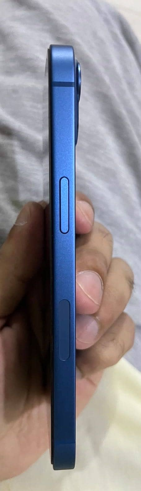 Apple iPhone 13 5