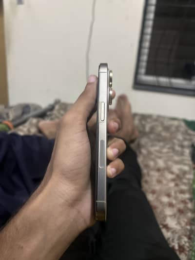 Apple iPhone 14 Pro whatsapp 03000131936