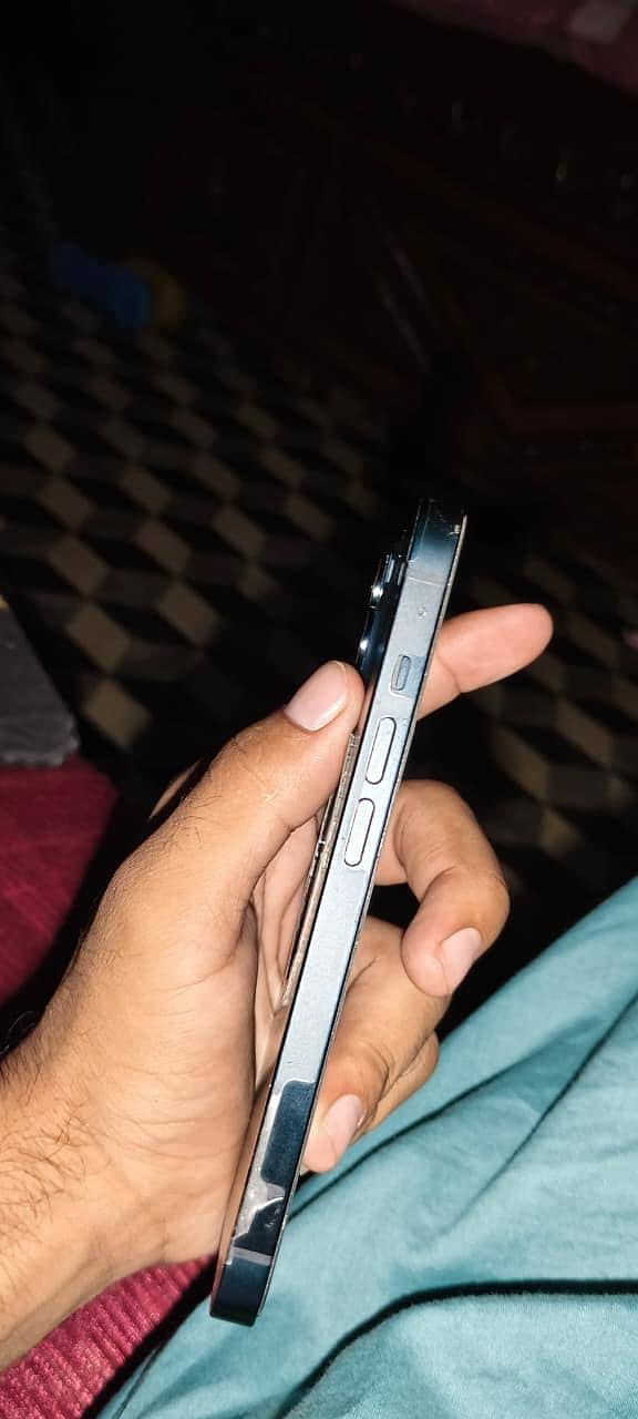 Apple iPhone 14 2