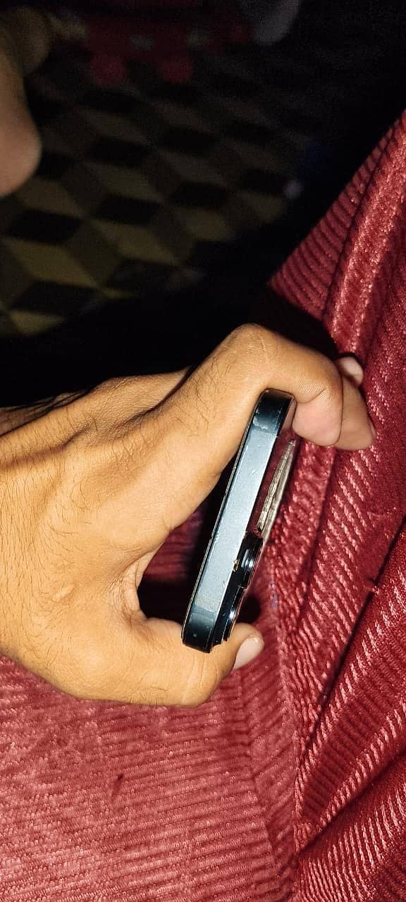 Apple iPhone 14 4