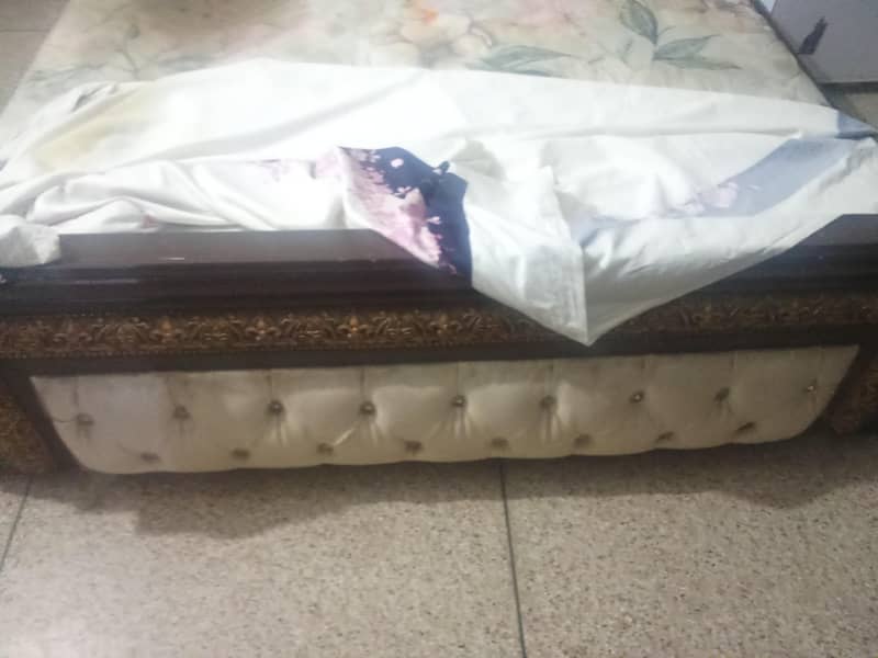 king size bed 1