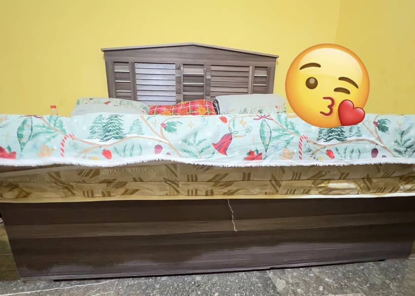 Bed Almari Dressing Table Side Table Pair 4