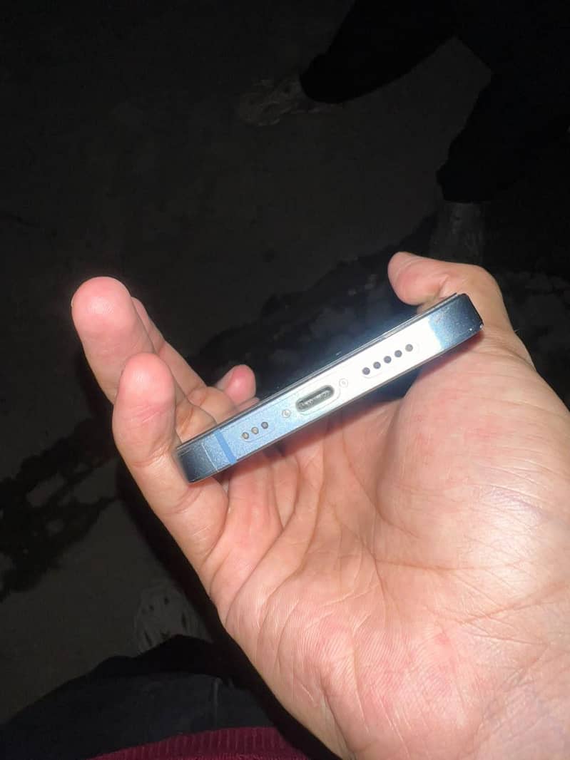 Apple iPhone 14 4
