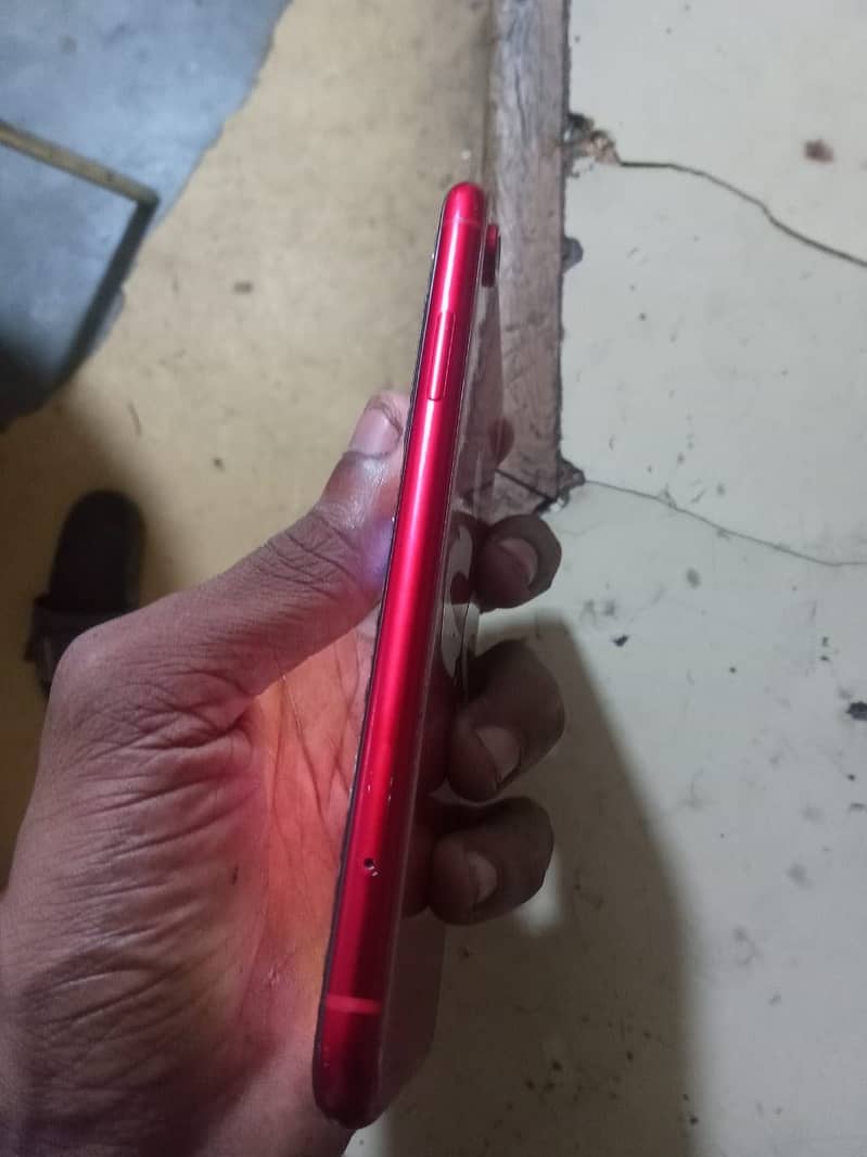 iPhone XR 3
