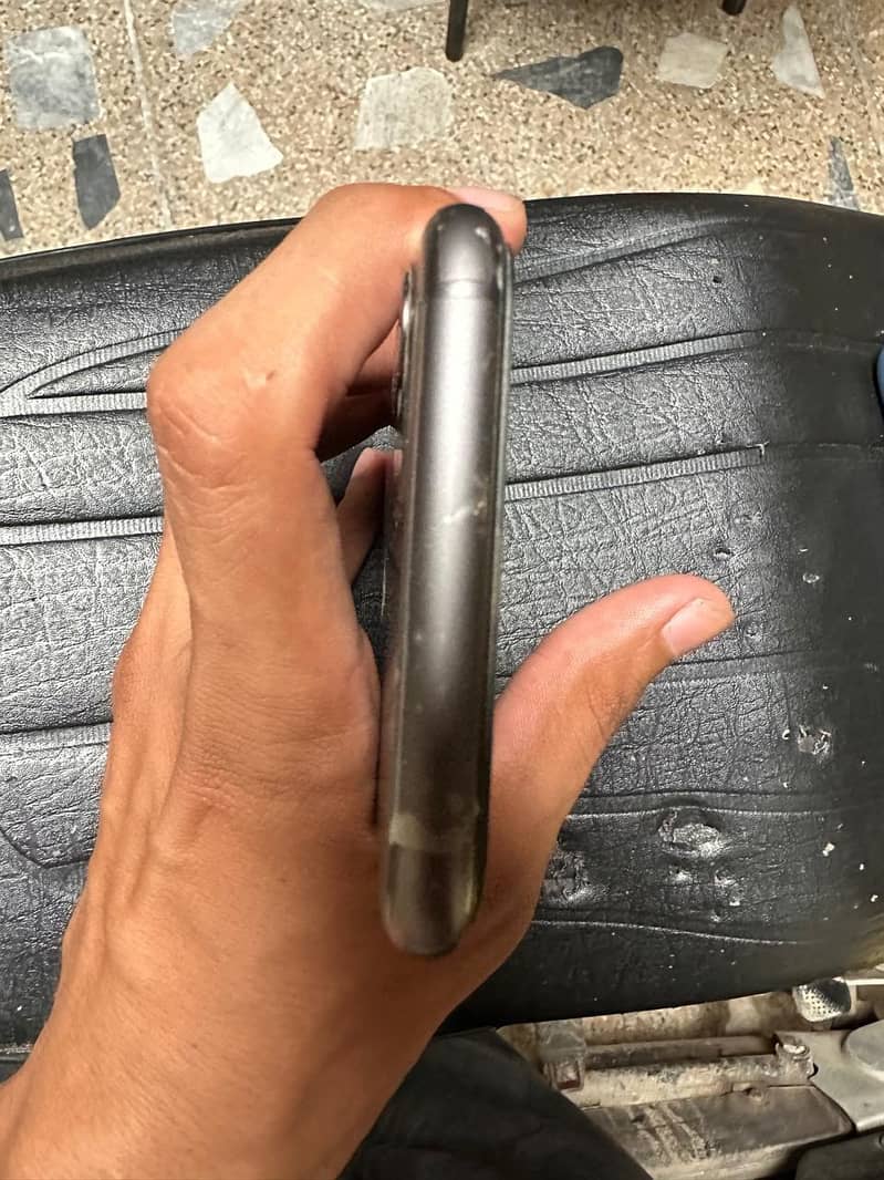 Apple iPhone 11 5
