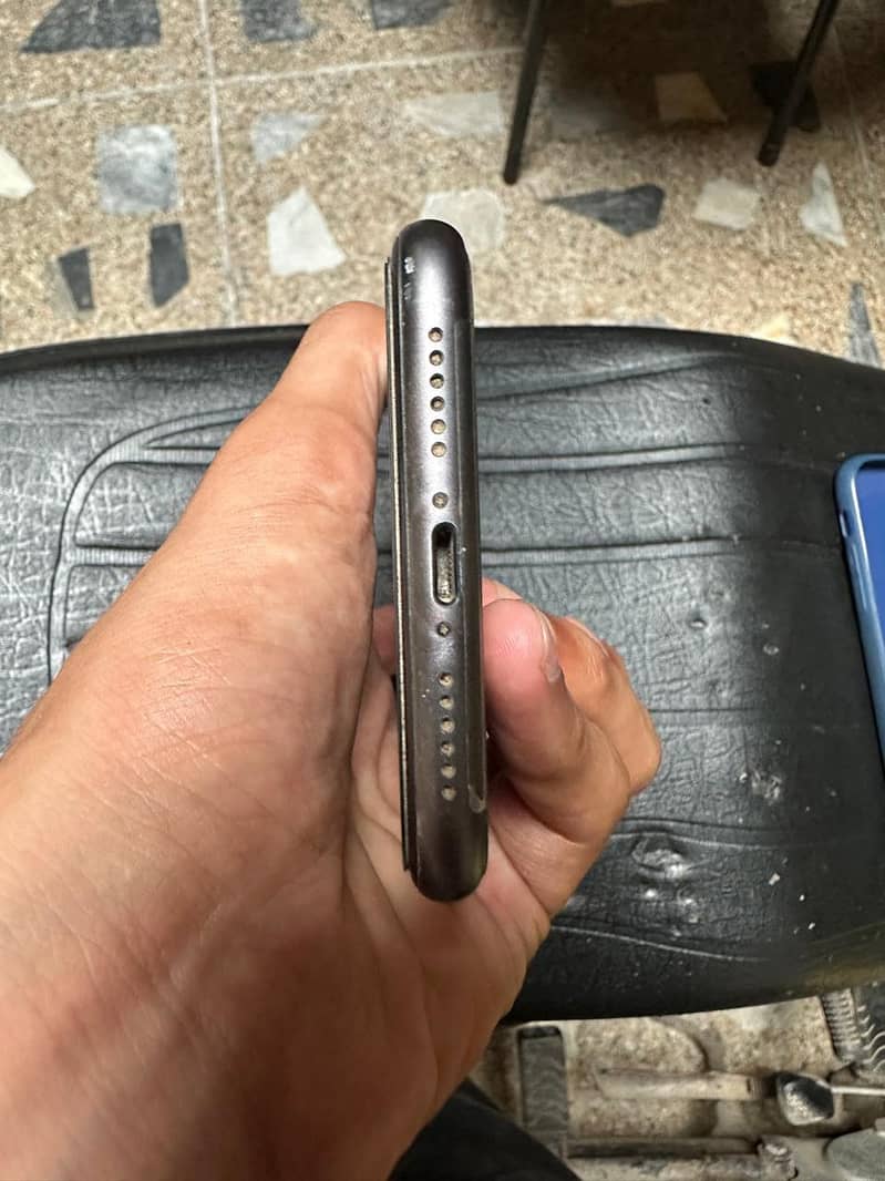 Apple iPhone 11 6