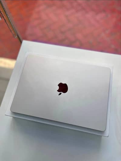 MacBook Air M4 | 13" | 16/256 | 100% Battery Health