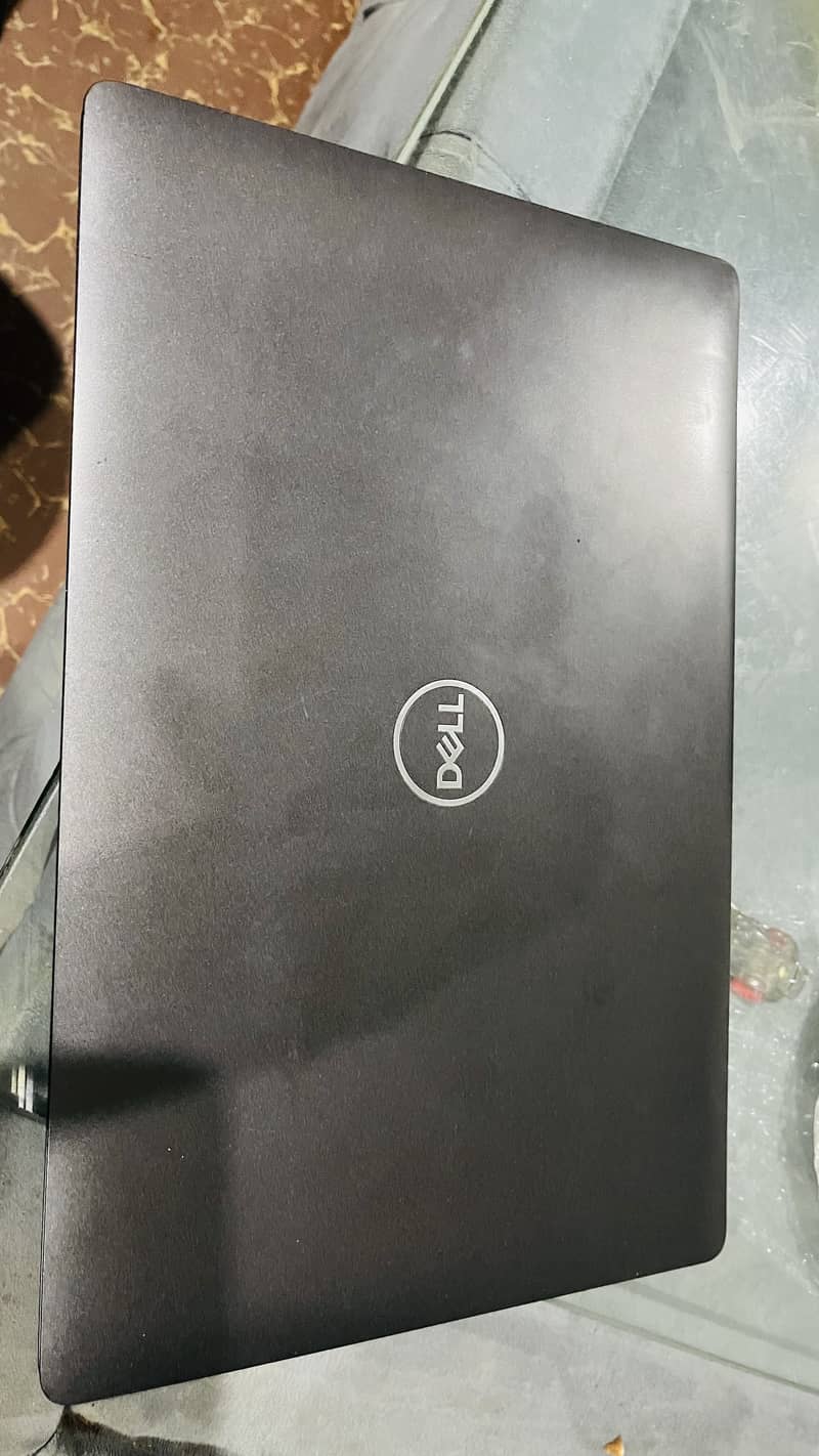 Dell precision 3541 1