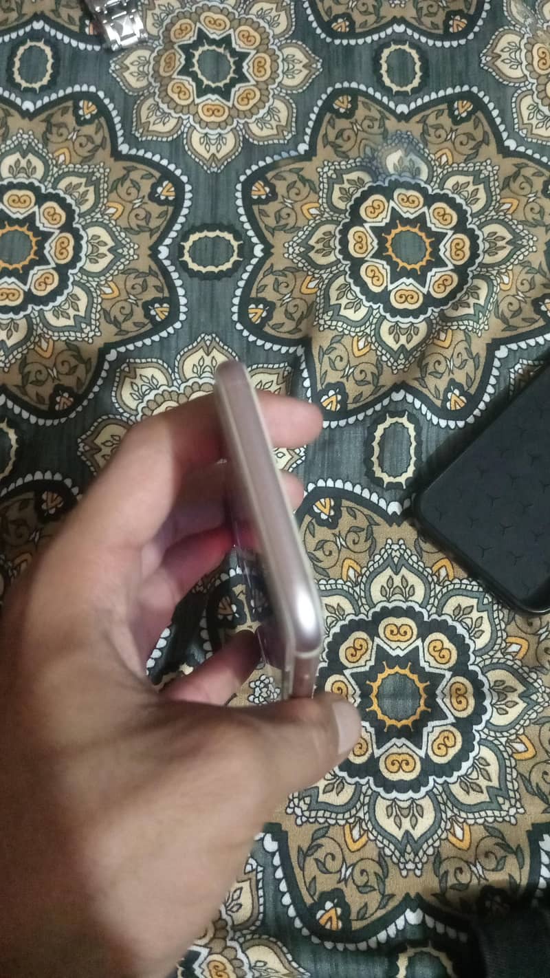 Apple iPhone 7 1