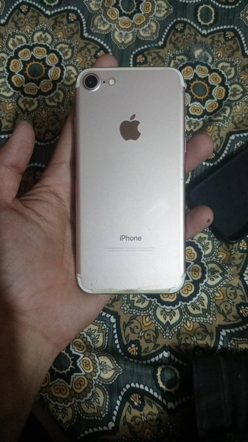Apple iPhone 7 4