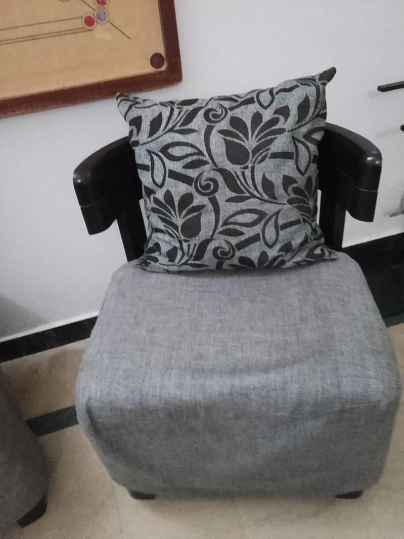 CHENONE sofa chairs 1
