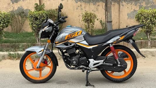 Honda CB150F like a zero meter bike