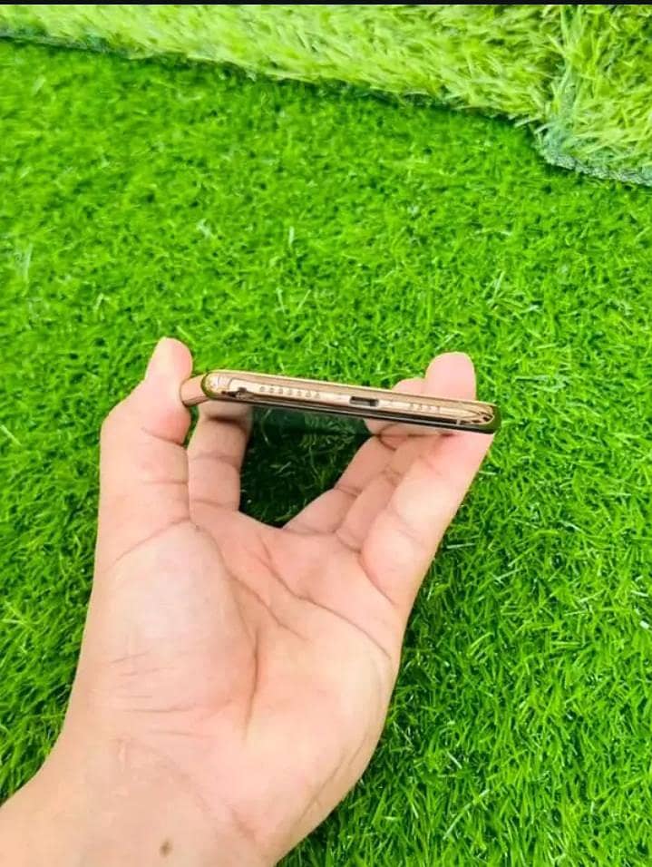iphone xs max 1