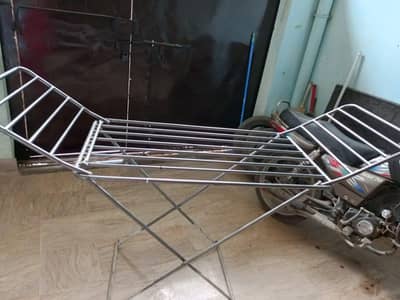 kapray sukhanay ka stand