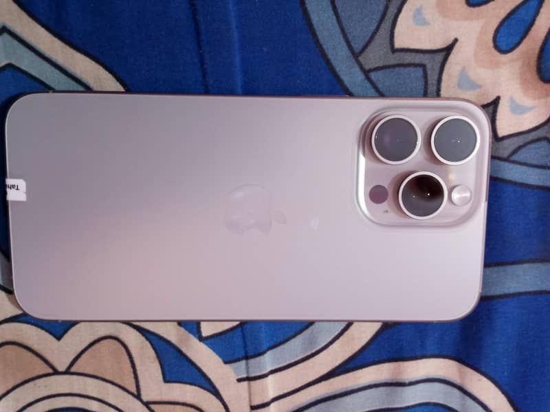 Apple iPhone 15 Pro Max 4