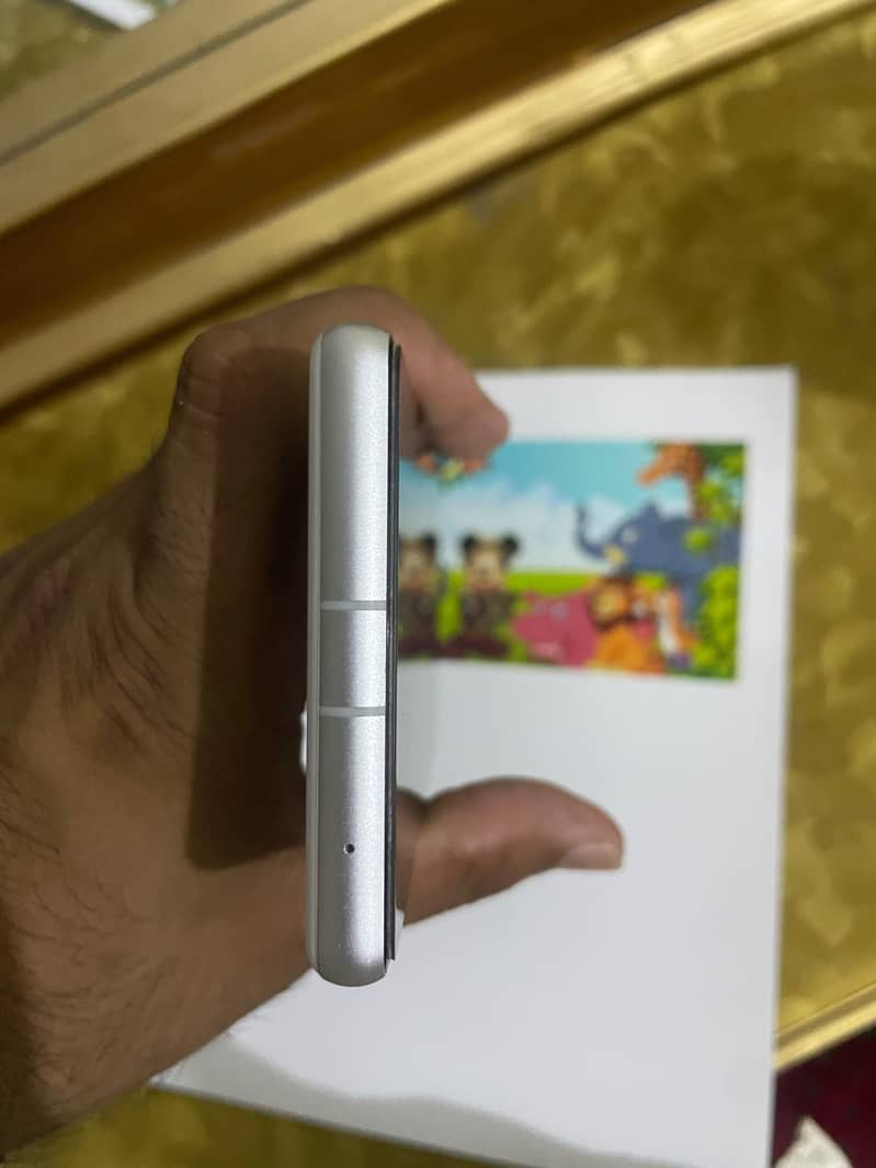 Google Pixel 7a 3