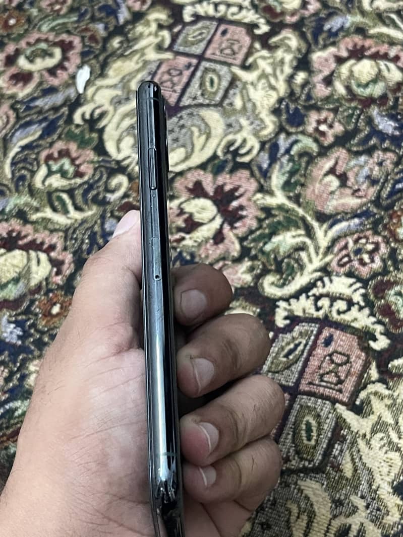 Apple iPhone 11 Pro Max 5