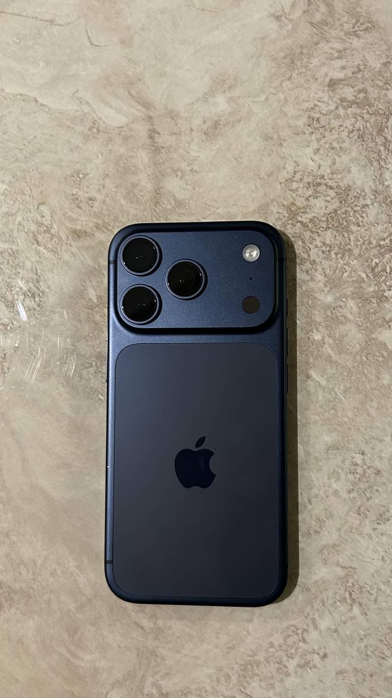 Apple iPhone 17 Pro 0