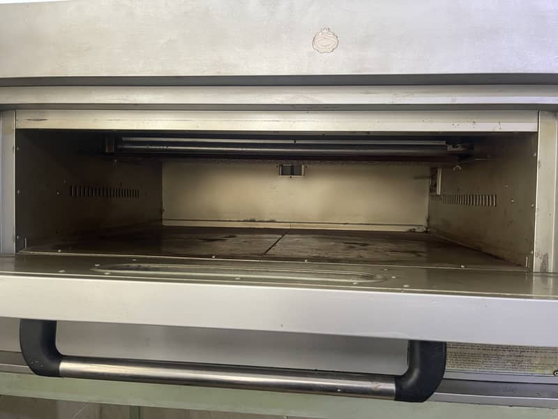 Deck oven with stand 4