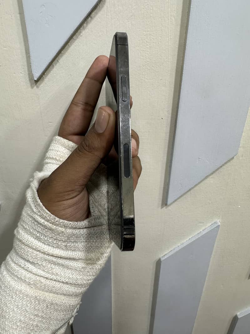Apple iPhone 12 Pro 2