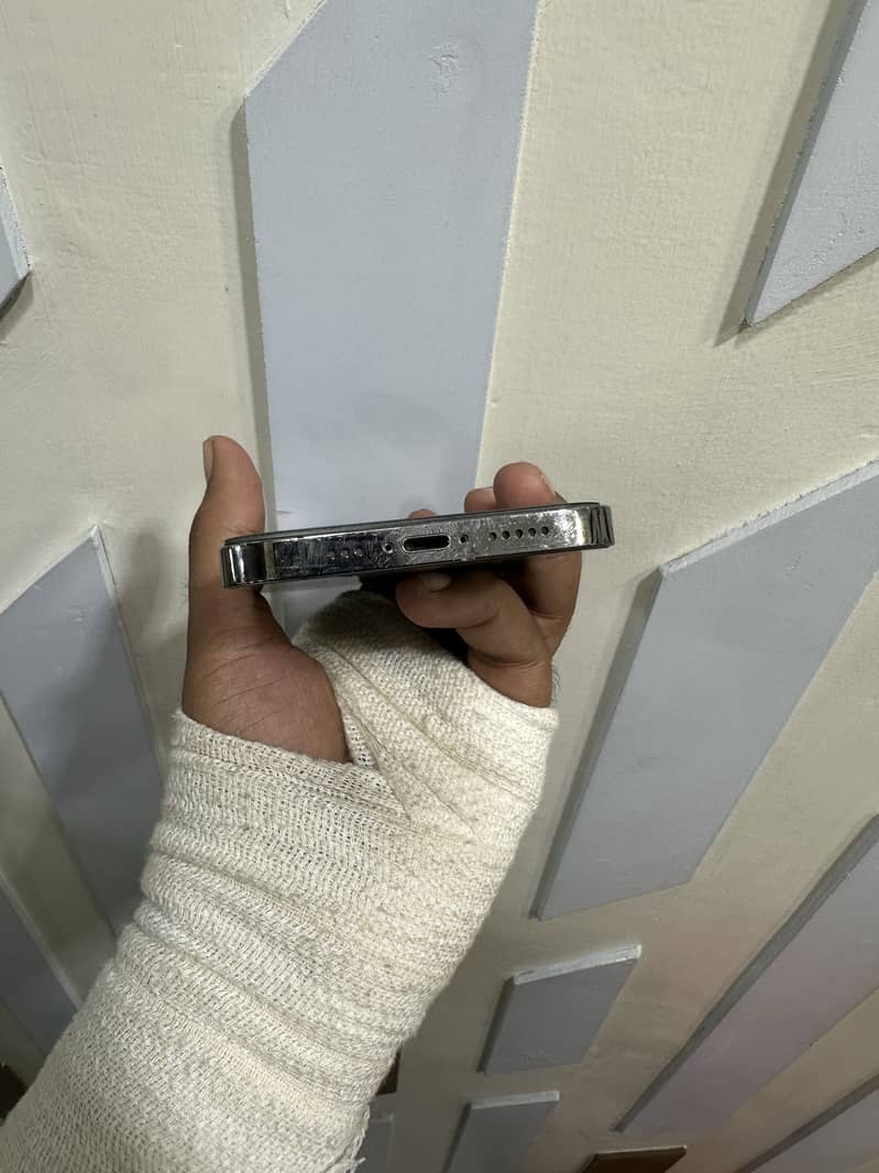 Apple iPhone 12 Pro 3