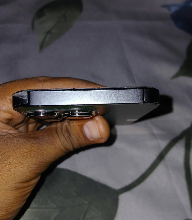 Apple iPhone 13 Pro 3