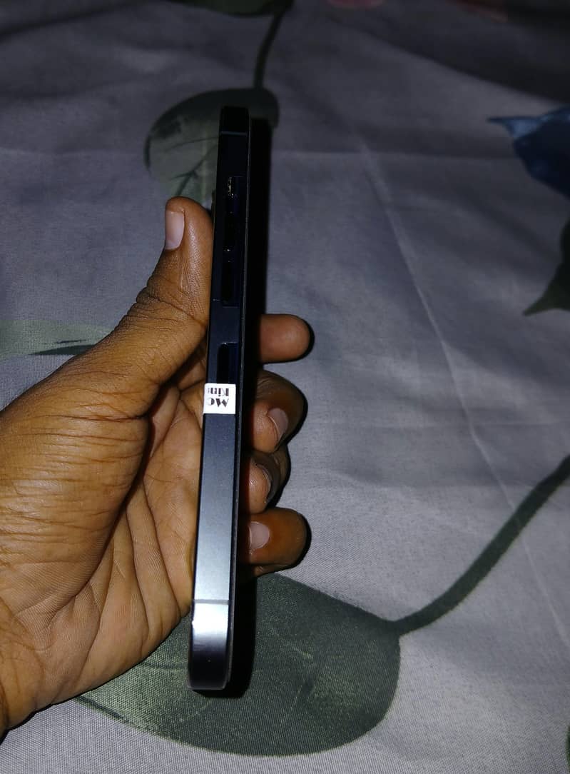 Apple iPhone 13 Pro 4