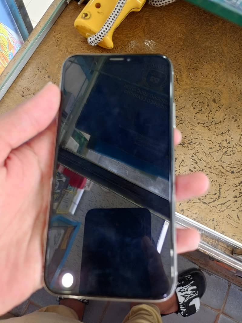Apple iPhone X 2