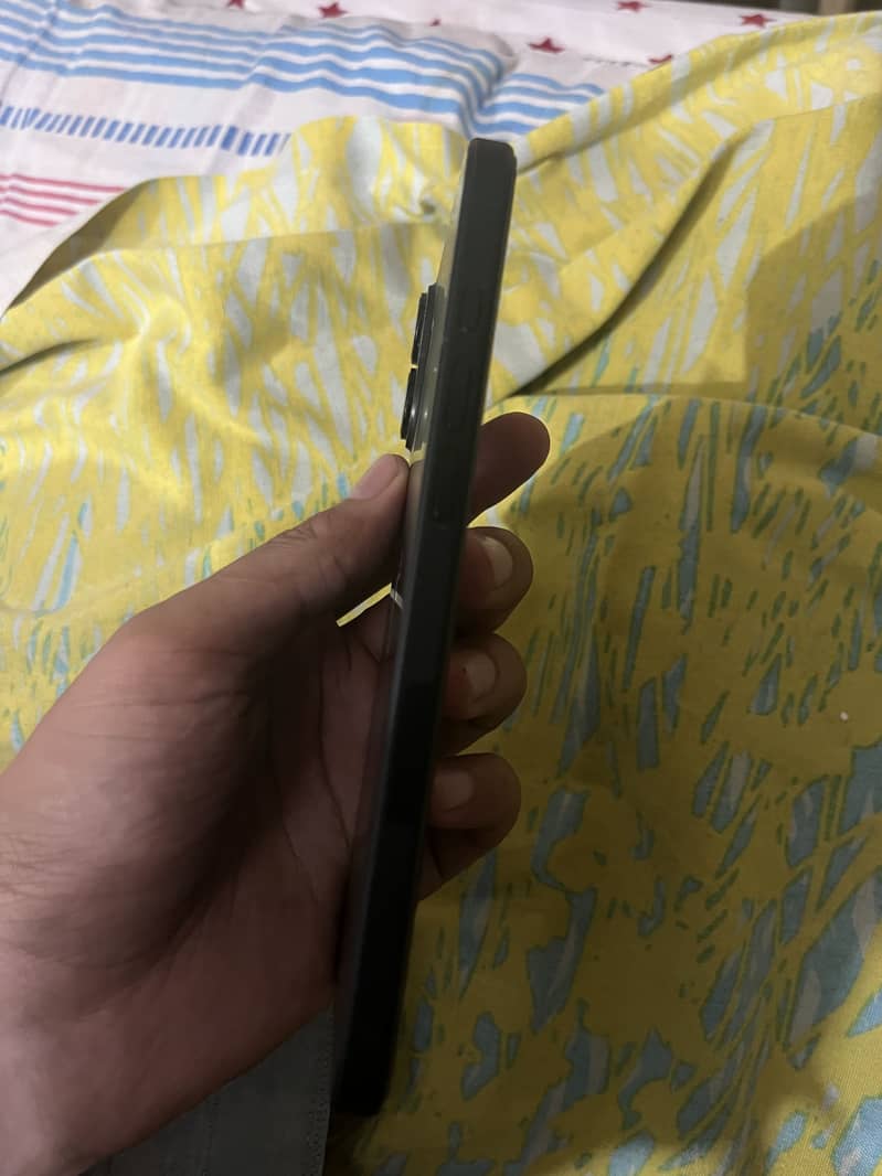 Apple iPhone 16 Plus 6